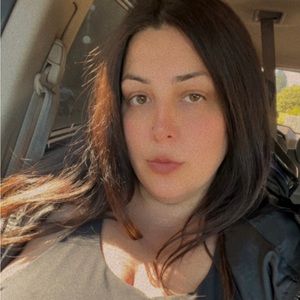 Meet your Posher, Tia